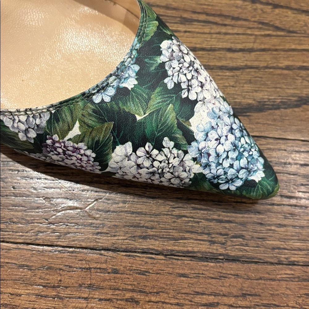 Elegant Floral Green and White Women's Heels - Picture 3 of 5
